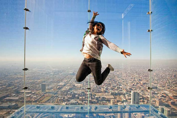 Student having fun on Chicago trip